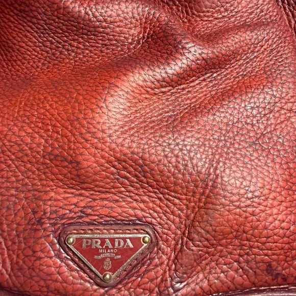 Prada bucket bag AS IS 100% 𝙖𝙪𝙩𝙝𝙚𝙣𝙩𝙞𝙘 - Picture 7 of 16